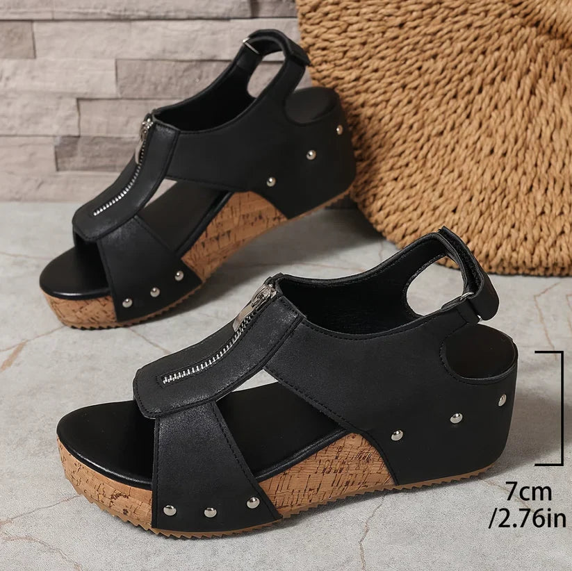 סנדלי פלטפורמה במדרגה חדשה לנשים ComfortStep™
